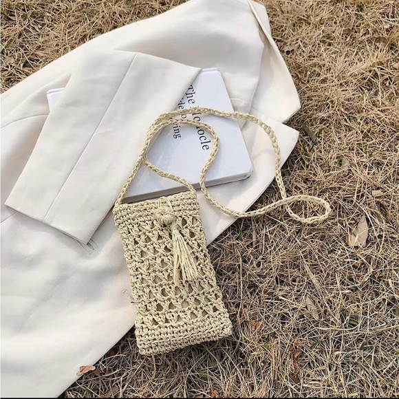 Vintage Style Crochet Vacation Crossbody Purse - Picture 4 of 5